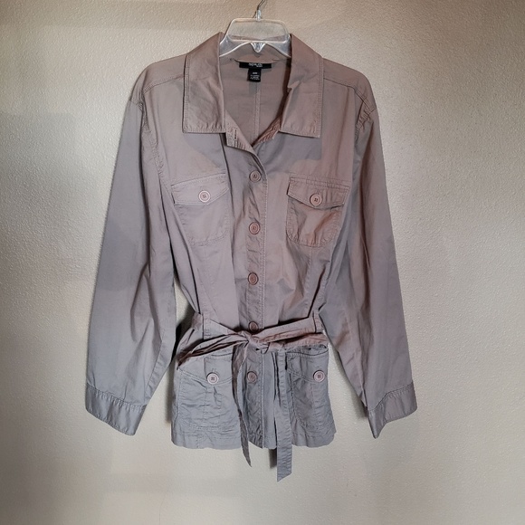 Style & Co Jackets & Blazers - Button up Style & Co jacket in EUC Style & Co Jackets & Blazers - Button up Style & Co jacket in EUC
